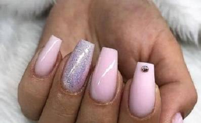 Light purple nail design