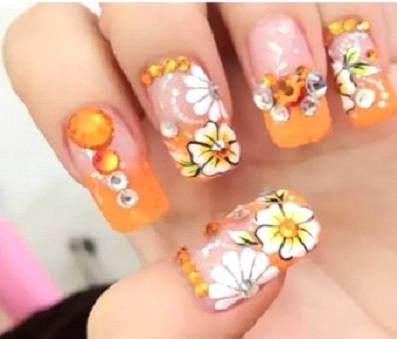 Nail design of spring flower with rhinestone