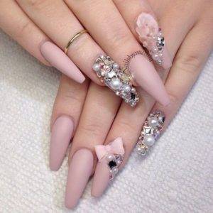 hello kitty nail design