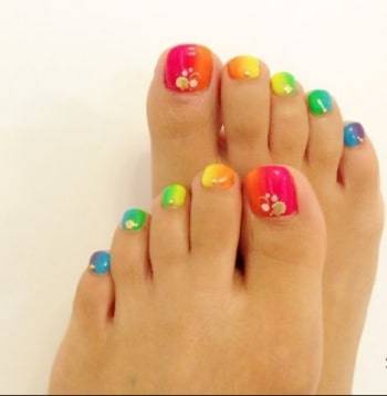 Rainbow toe nail design for fall